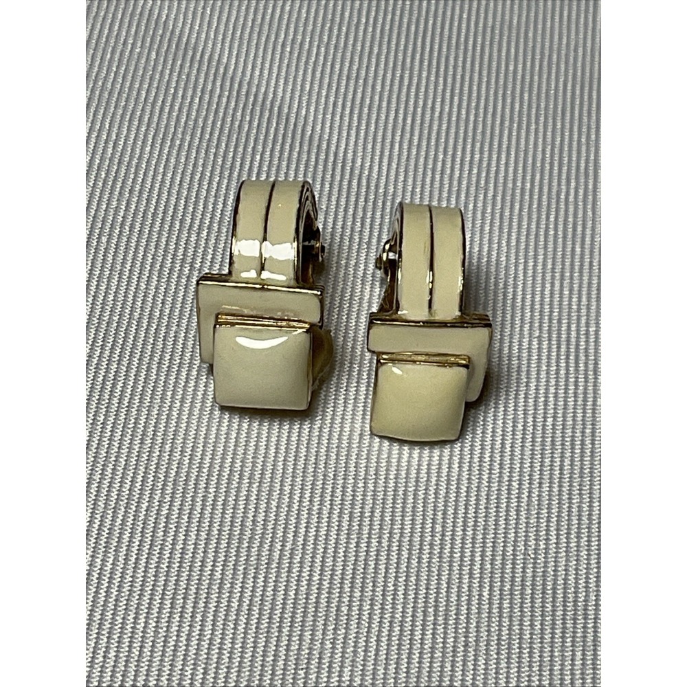 Vintage Ciner Ivory Enamel Clip On Earrings 1980s Signed Classic Clean - Picture 2 of 8